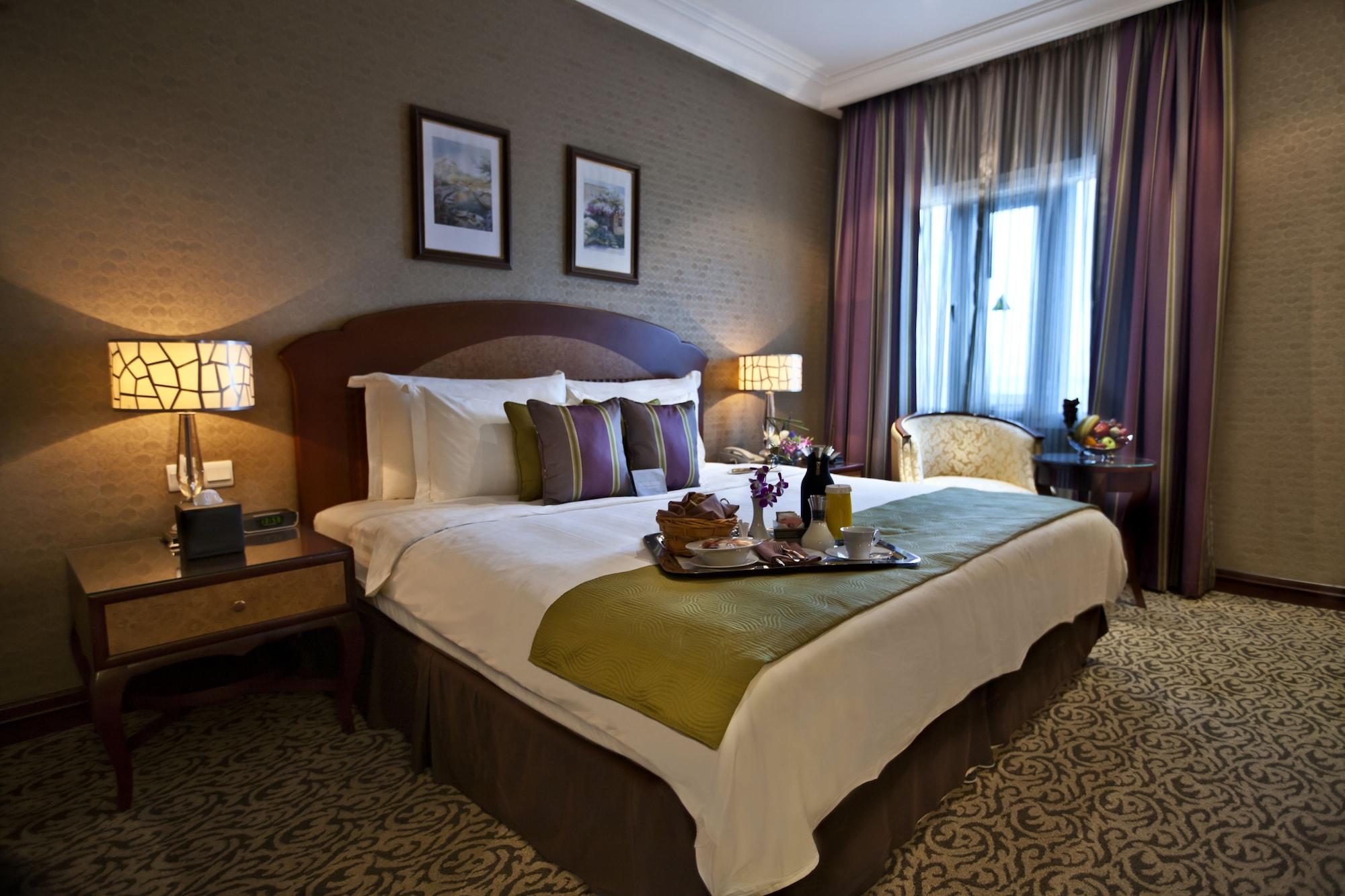 Grand Regency Doha, Trademark Collection By Wyndham Zewnętrze zdjęcie A bedroom at the hotel