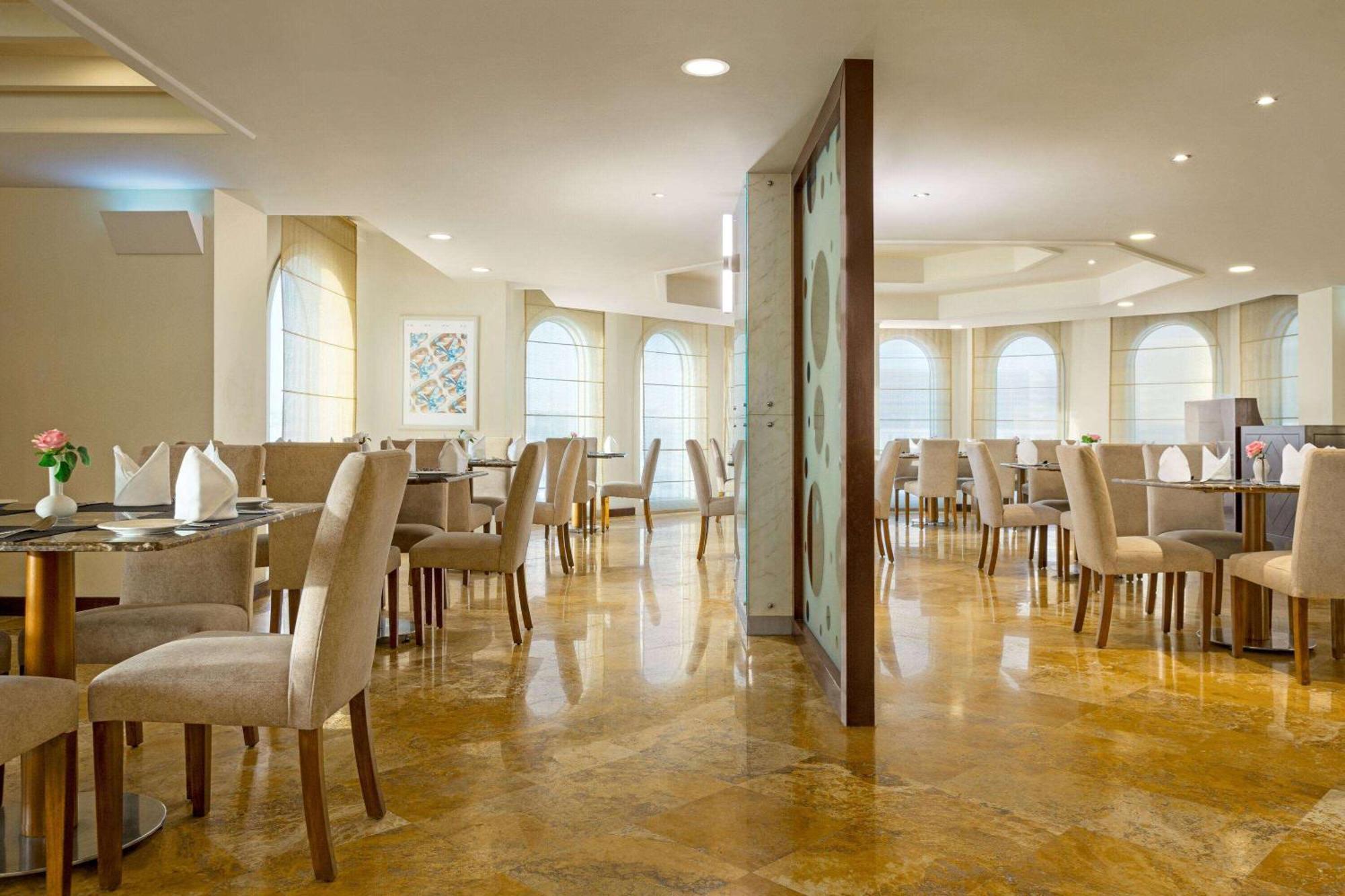 Grand Regency Doha, Trademark Collection By Wyndham Zewnętrze zdjęcie The restaurant