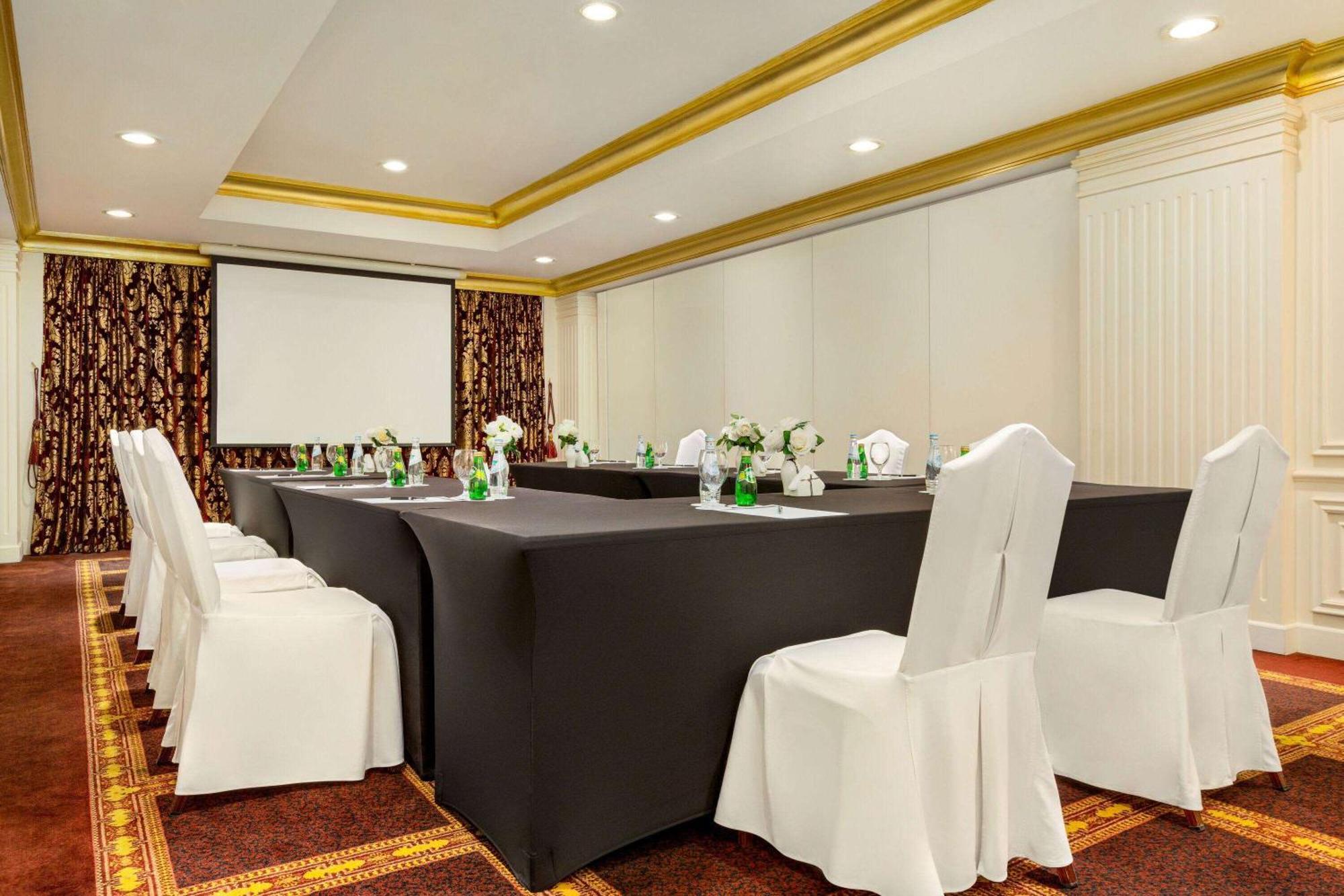 Grand Regency Doha, Trademark Collection By Wyndham Zewnętrze zdjęcie Meeting room