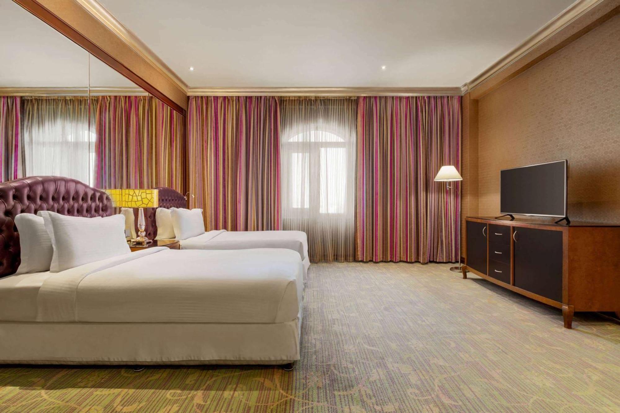 Grand Regency Doha, Trademark Collection By Wyndham Zewnętrze zdjęcie A guest room at the hotel
