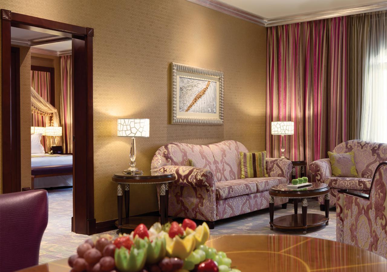 Grand Regency Doha, Trademark Collection By Wyndham Zewnętrze zdjęcie A suite at the Emirates Palace