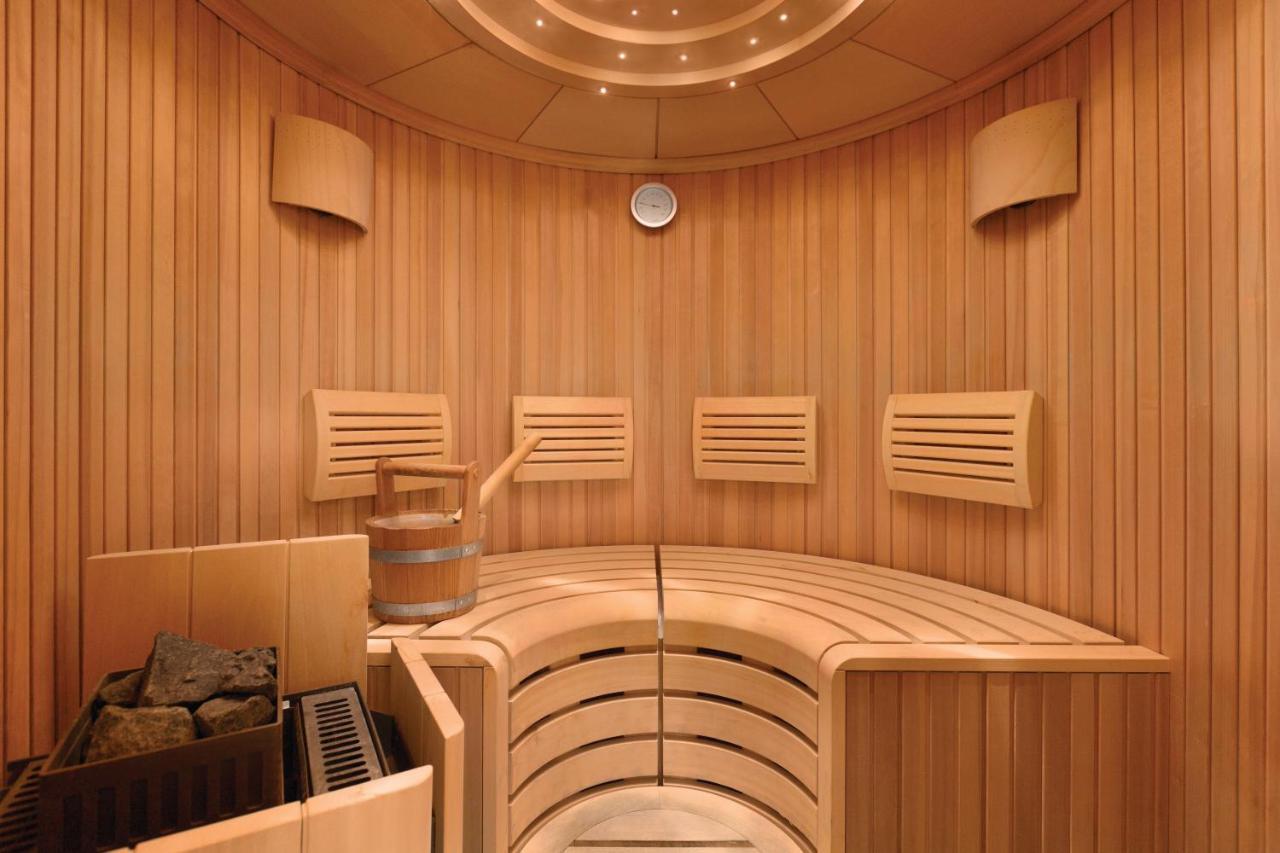 Grand Regency Doha, Trademark Collection By Wyndham Zewnętrze zdjęcie A modern Finnish sauna
